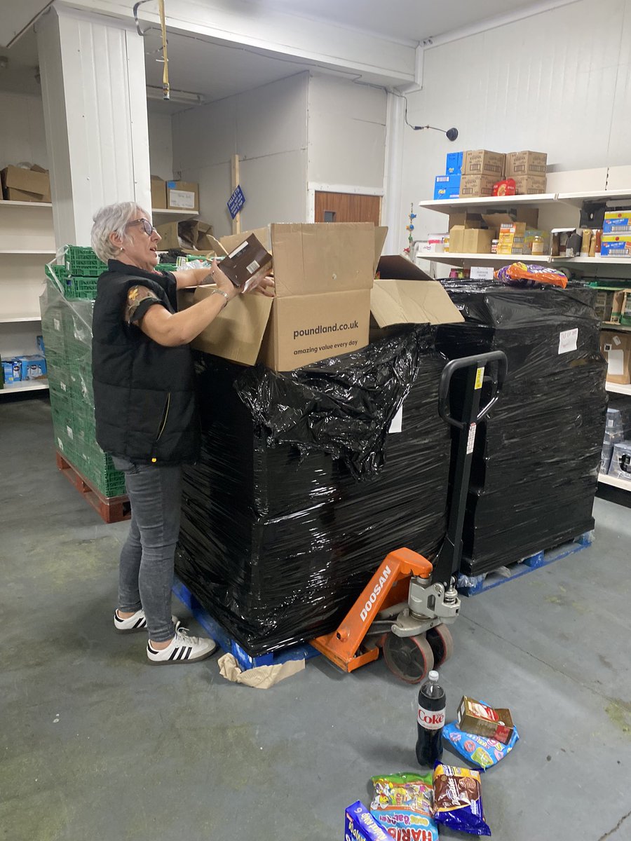 FoodAWARE's tweet image. Huge thanks @Poundland for latest donation of surplus pallets to support our community projects across #SouthYorkshire, #NorthYorkshire and beyond!

Extremely proud of our evolving partnership tackling #FoodWaste!❤️👍

@LFHW_UK @WRAP_NGO @nbrly @TNLComFund @WasteLessSYorks