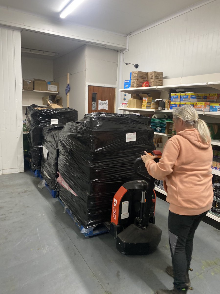 FoodAWARE's tweet image. Huge thanks @Poundland for latest donation of surplus pallets to support our community projects across #SouthYorkshire, #NorthYorkshire and beyond!

Extremely proud of our evolving partnership tackling #FoodWaste!❤️👍

@LFHW_UK @WRAP_NGO @nbrly @TNLComFund @WasteLessSYorks