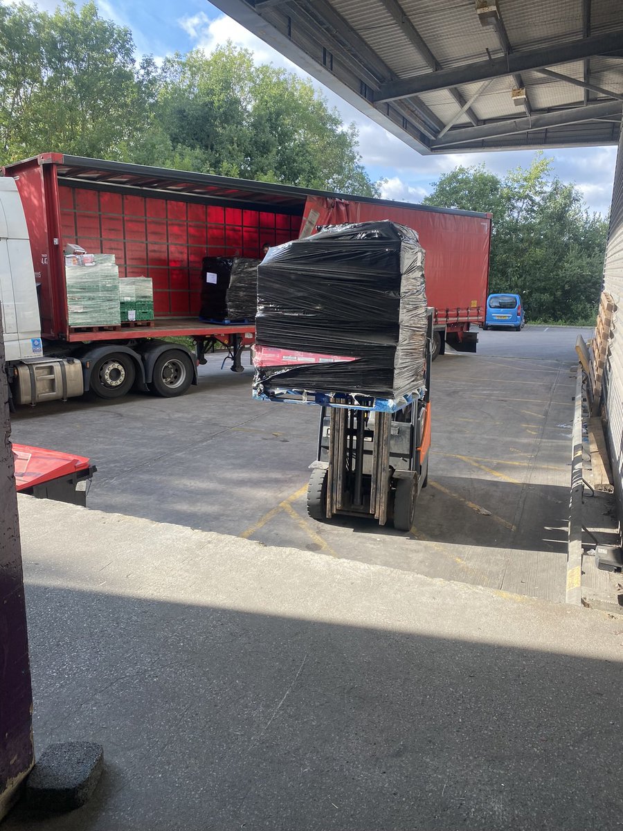 FoodAWARE's tweet image. Huge thanks @Poundland for latest donation of surplus pallets to support our community projects across #SouthYorkshire, #NorthYorkshire and beyond!

Extremely proud of our evolving partnership tackling #FoodWaste!❤️👍

@LFHW_UK @WRAP_NGO @nbrly @TNLComFund @WasteLessSYorks