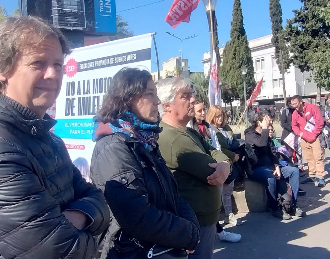 Jorgelina Esteche (@estechejor) on Twitter photo Recorrida del <a href="/Fte_Izquierda/">Frente de Izquierda Unidad</a> en Morón junto a <a href="/RominaDelPla/">Romina Del Plá</a> candidata a Senadora en la primera sección y <a href="/chipicastillo/">Christian Castillo</a> diputado, junto a los candidatos del distrito, todos trabajadores, jubilados y estudiantes que siempre estamos del mismo lado, en la lucha Recorrida del <a href="/Fte_Izquierda/">Frente de Izquierda Unidad</a> en Morón junto a <a href="/RominaDelPla/">Romina Del Plá</a> candidata a Senadora en la primera sección y <a href="/chipicastillo/">Christian Castillo</a> diputado, junto a los candidatos del distrito, todos trabajadores, jubilados y estudiantes que siempre estamos del mismo lado, en la lucha