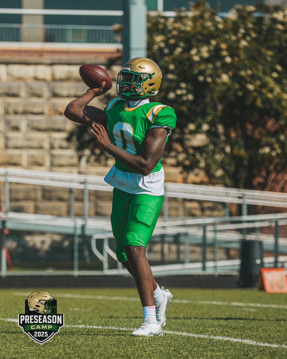 Huguenot Football tweet media