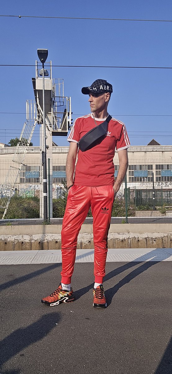 Prêt pour une Bonne soirée 🌈👌🏻🙏🏼🌞😘
#bonnesoirée #soleil  #Tranquillité #Zen #gaythreads #Nike2025 #niketn #tn2025 #tnkiffer #tnkiff #nikegay #nikegayfetis #gaykiffer #Francekiffer #pariskiffer
#adidas  #adidaskifeur #adidasgay #adidaparis #adidasfrance 
#adidasoriginals