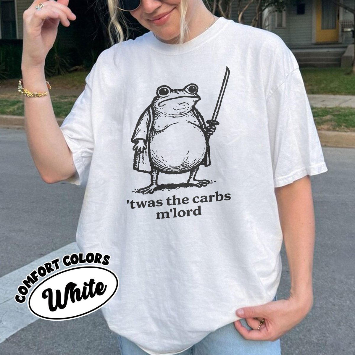 NatTheisse27903's tweet image. Twas the Carbs M’Lord Shirt
Forsooth, the bread was too tempting 🐸🍞
Funny medieval frog meme meets vintage vibes.
🛒 S–5XL – Feast thine eyes and cart.
#MedievalMeme #FrogHumor #TwasTheCarbs etsy.me/41CbMpR via @Etsy