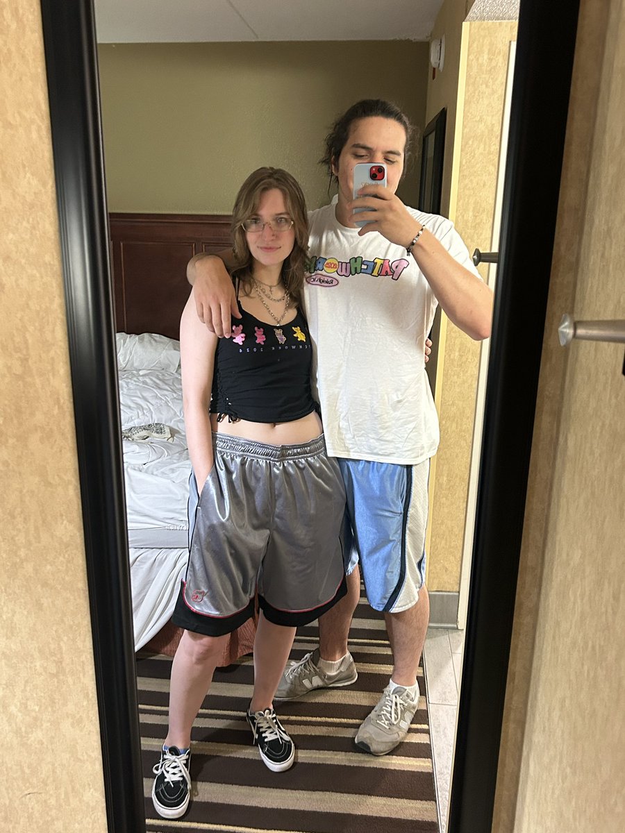 MFROSHI's tweet photo. doin pick up 2v2s by the brawl set ups all day hmu #SuperPatchworkCon2025 #PatchedIn #XavierSoBased #BringABall🏀 https://t.co/LN3ETdIngF