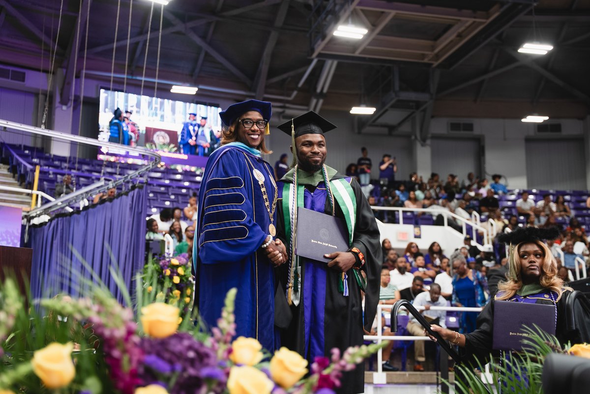 PVAMU's tweet image. Today, we proudly celebrated PVAMU’s 114th Summer Commencement Convocation, honoring 190 bachelor’s, 69 master’s, and 18 doctoral graduates.

To our newest alumni—you’ve earned this moment. Now go make your mark.
#PVGrad #ClassOf2025 #PVAMUAlumni #PantherPride