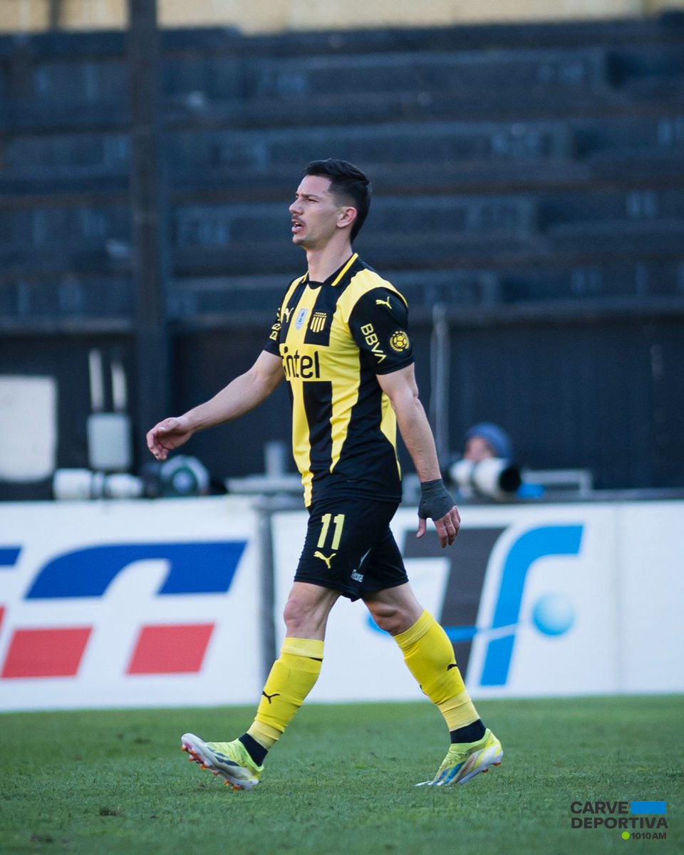 Maximiliano Silvera es el primer jugador en anotar goles clásicos en el Estadio Centenario, Parque Central y Estadio Campeón Del Siglo 

<a href="/CarveDeportiva/">Carve Deportiva</a>