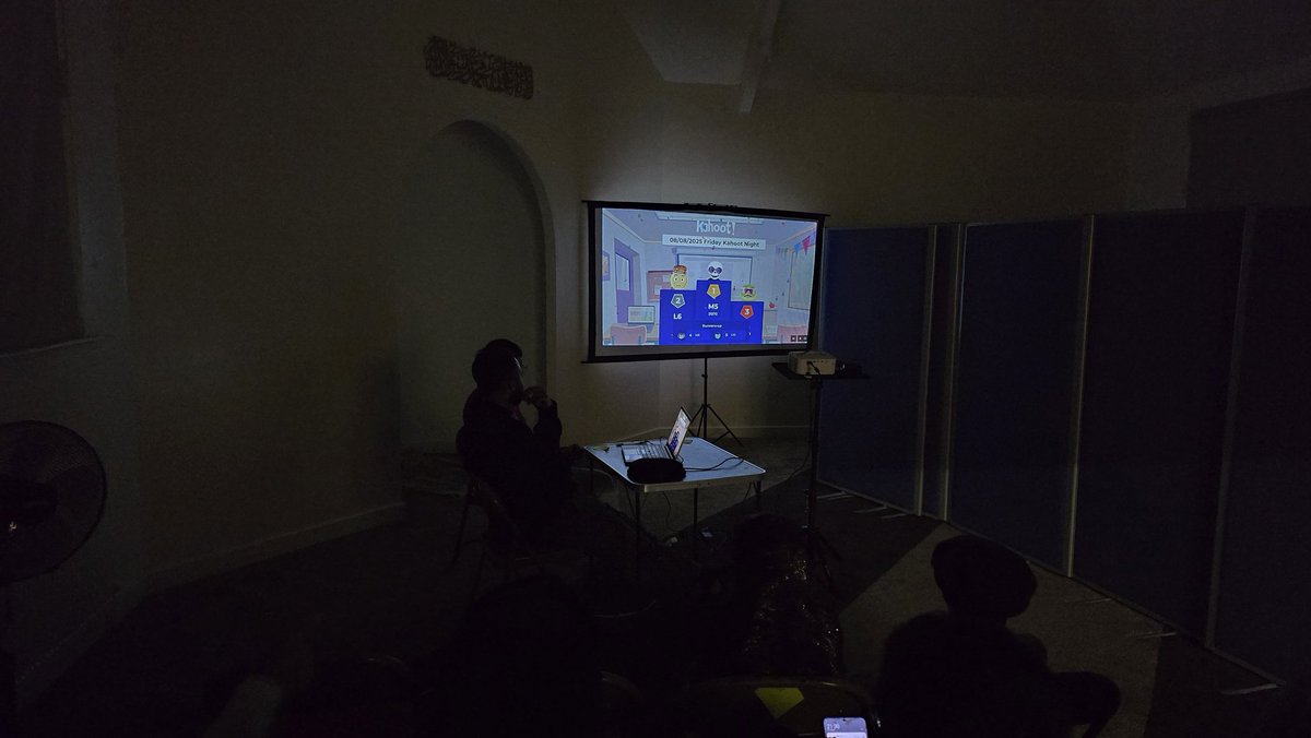 Our weekly Family #Kahoot Quiz Night at the #Ahmadiyya Baitul Baseer Mosque Doncaster was held yesterday. Members of all ages participated and thoroughly enjoyed it.

The idea is to enhance our religious and secular knowledge in a fun-filled way.