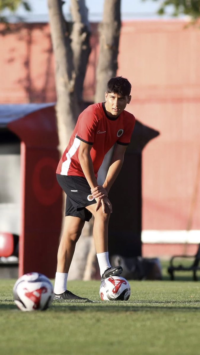 🚨 Gençlerbirliği'nde 15 yaşındaki Furkan Ayaz Özcan, Samsunspor maçının 82. dakikasında oyuna girdi!

🏆 2009 doğumlu forvet oyuncusu, geçen sezon U16 Ligi'nde gol kralı olmuştu.