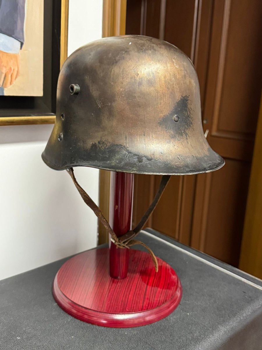 EL CASCO DE LA IMAGEN , ES UN ELEMENTO DE LA EPOCA DE LA GUERRA COLOMBO-PERUANA DE 1933. QUIEN NO CONOCE SU HISTORIA ESTA CONDENADO A REPETIRLA 

Es imperativo resolver  la disputa entre Peru y Colombia por la Isla de Santa Rosa, mediante el ejercicio de la diplomacia y bajo los
