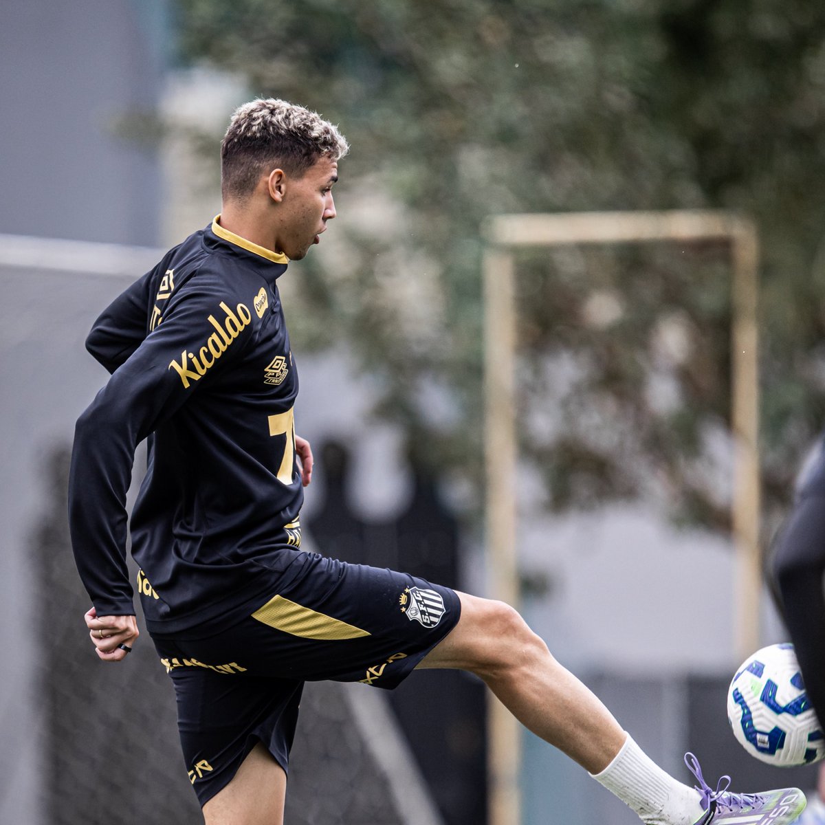Santos FC (@santosfc) on Twitter photo Registros do último treino antes do #CRUxSAN! ⚪️⚫️ Registros do último treino antes do #CRUxSAN! ⚪️⚫️