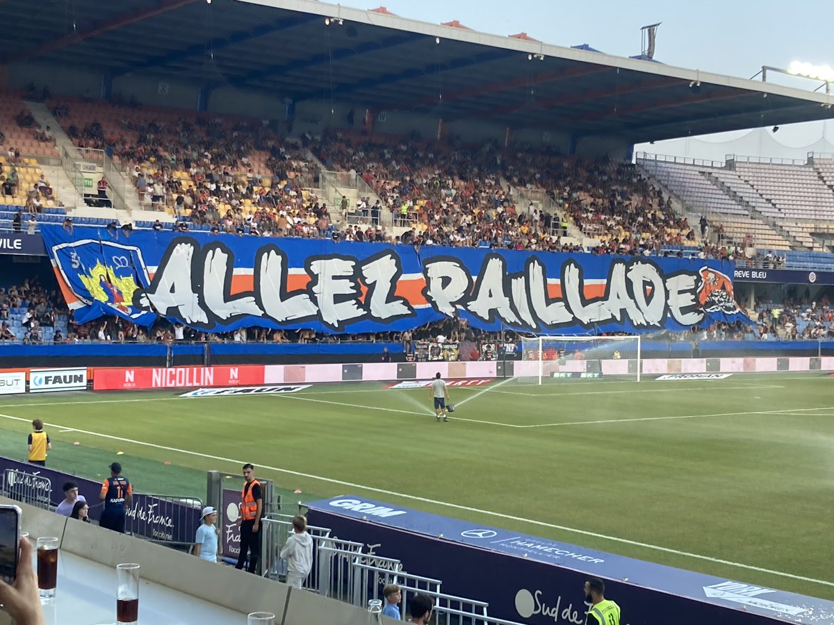 Ligue 1… Ligue 2… c est pas pareil mais on est toujours là !!!
On lâche rien!!!
Allez <a href="/MontpellierHSC/">MHSC</a>