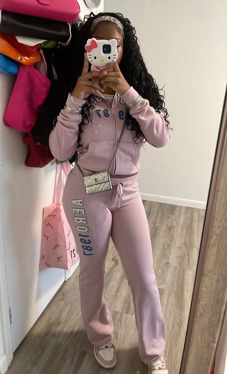 layxsnv's tweet photo. These Aeropostale sets are a must have 😍 https://t.co/ofWso6e1yC