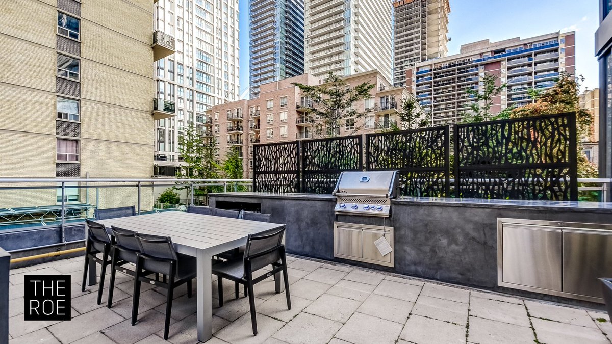 Enjoy summer evenings at The ROE’s outdoor BBQ terrace. Fire up the grill, relax with friends, and take in the city views from this inviting open-air space. Perfect for casual hangouts or weekend get-togethers. Click the link in bio for more!

#MyMintoRental #TheROE