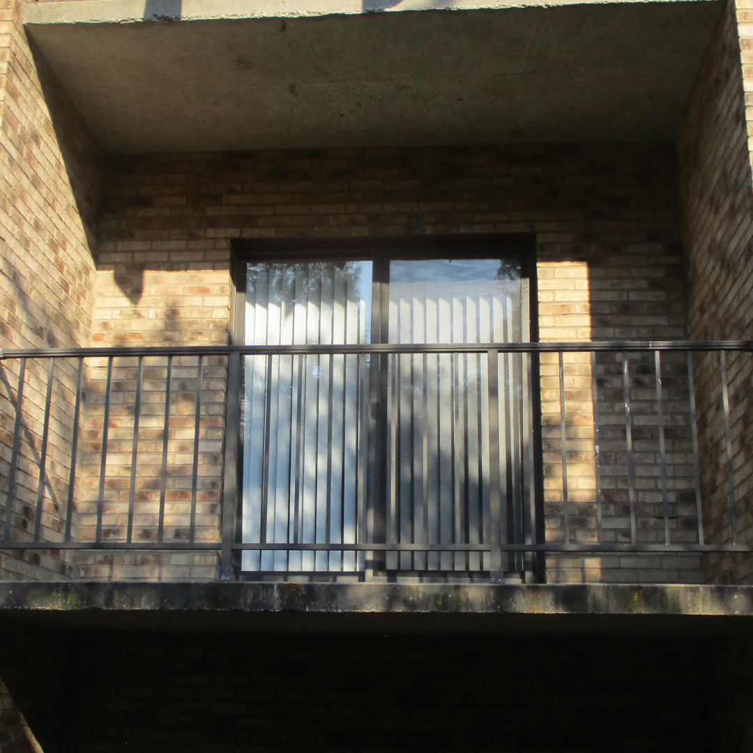 Tonight on #HouseHunters 💐
A woman is celebrating single life and searching for her first home in Cincinnati. She has specific needs and has always dreamed of getting a single-story house, but her best friend thinks a condo is the best way to go.

10|9c on @HGTV 🌱