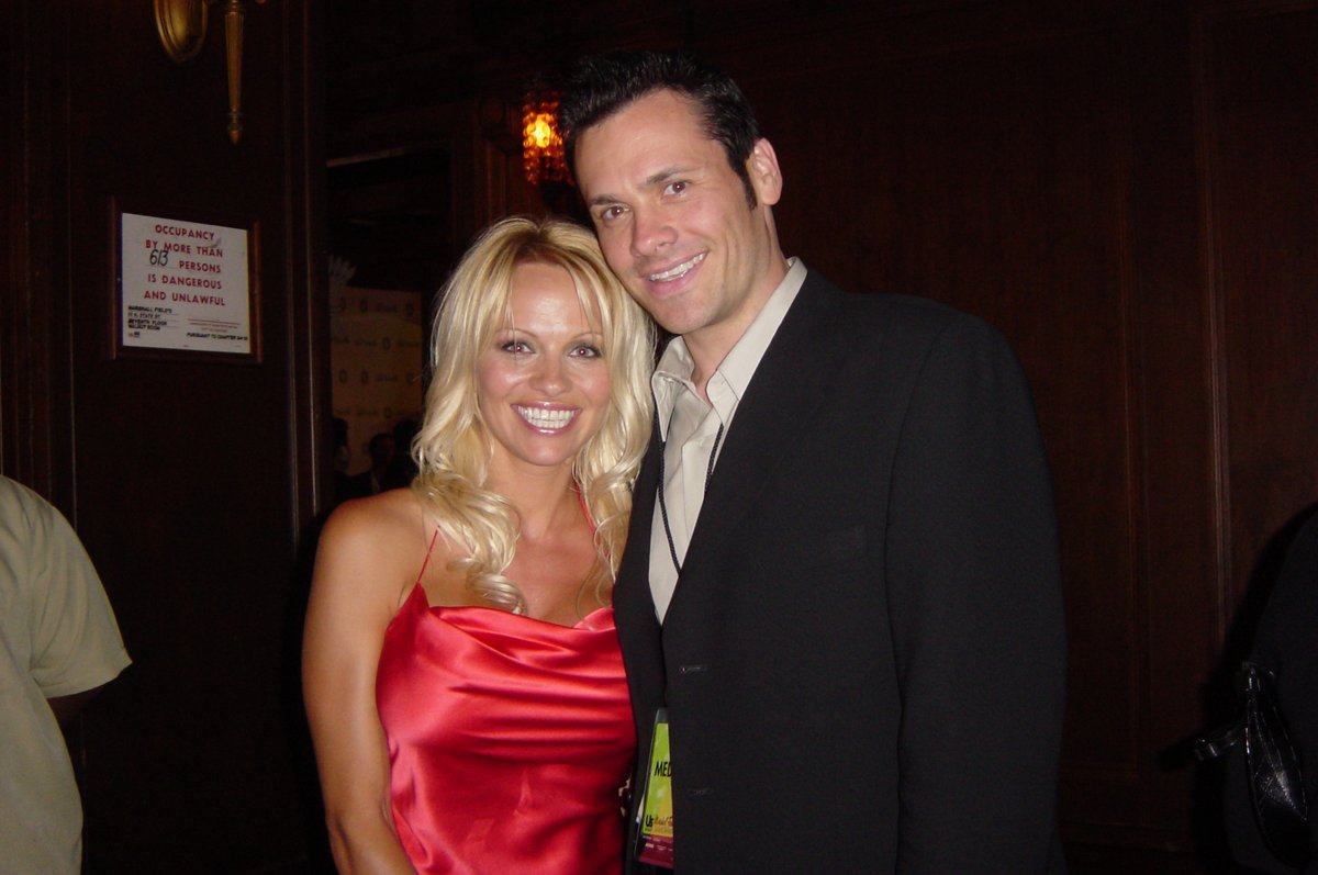 Williamjkelly's tweet image. The bigger the star, the nicer they are! So happy to see Pam get the recognition she deserves!  #bootstrap #selfmade #thesensationalist