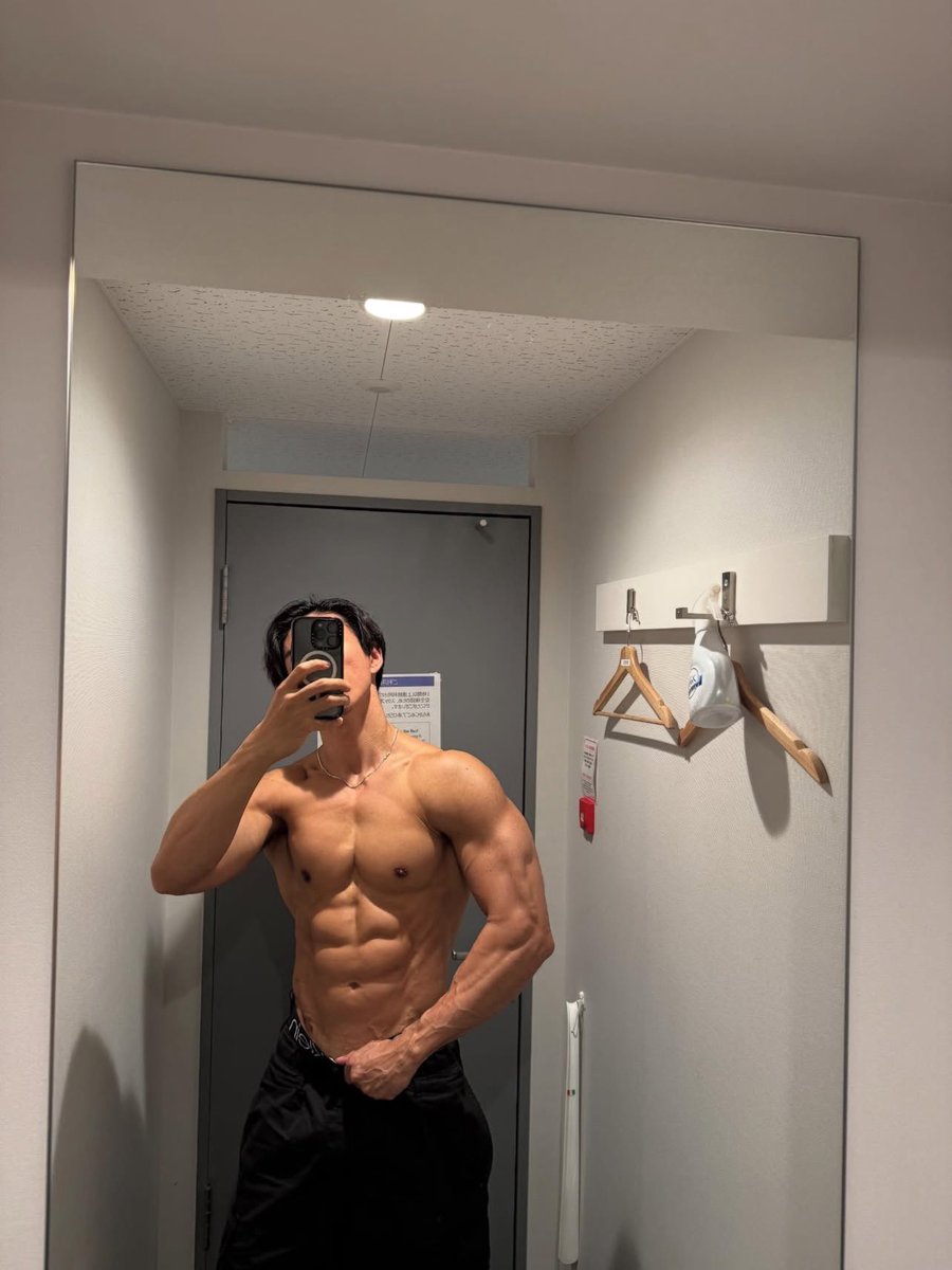 Ryu_Ari29's tweet photo. この腹筋…��わってみる？🔥
Wanna taste these abs? 😛 https://t.co/4YE4o2GNwv
