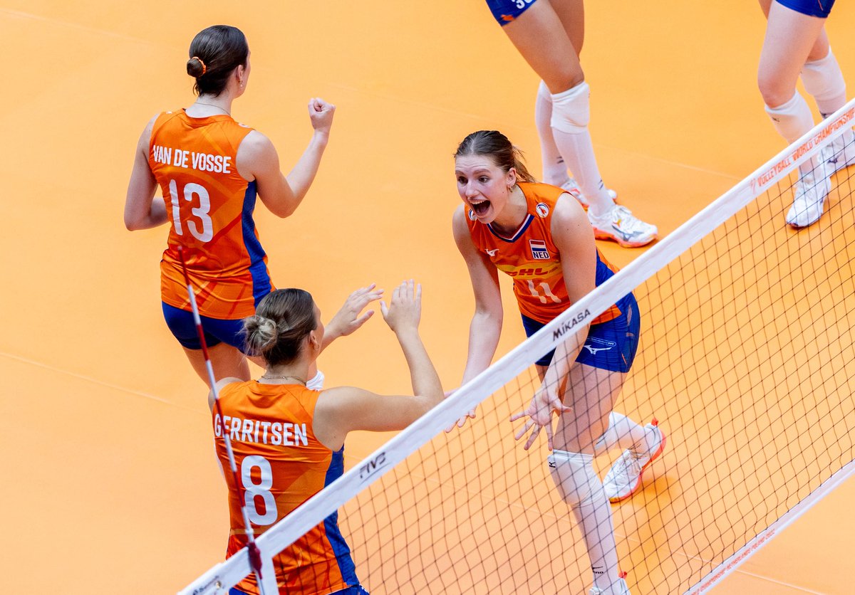 It’s a draw! ⚖️ Onze eerste oefenwedstrijd tegen Duitsland eindigt in 2-2 (26-24, 25-20, 24-26, 20-25). 

Veel speeltijd voor iedereen &amp; een mooie sfeer: thanks Zwolle! 🧡

📸: Manon de Groot
#LetsGoOrange #TeamNL