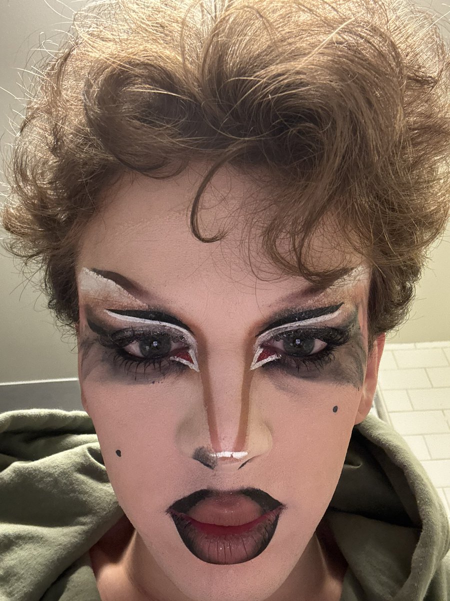 Bluebluhyellow's tweet image. Spent almost 10 hours studying today and not even a single buttking coded topic
#completefailure