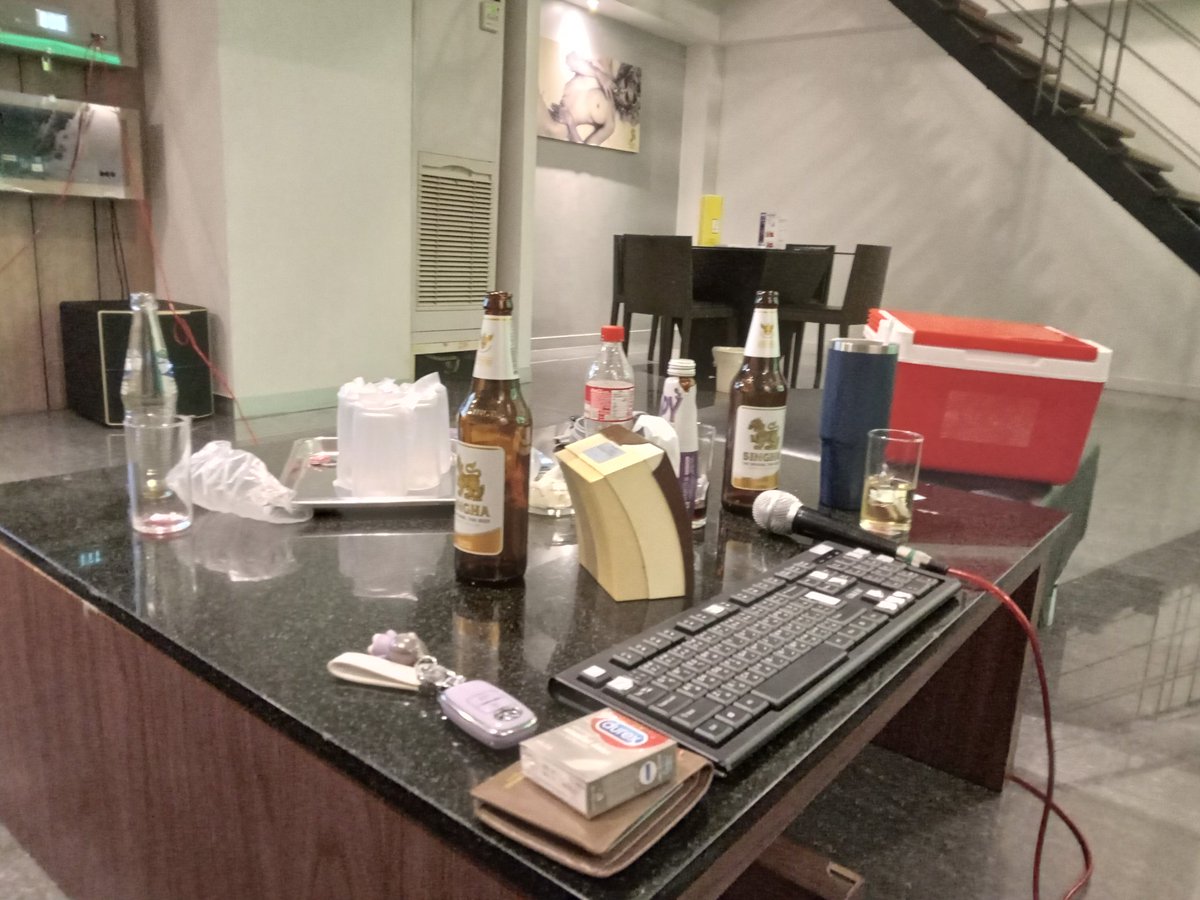 ใครไม่มาก็อด 555. บรรเลงกันเเล้วข้างบน หุหุ