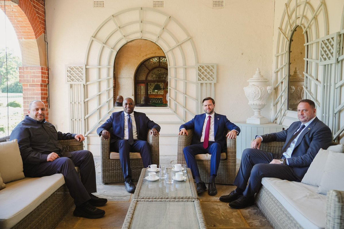 David Lammy (@davidlammy) on Twitter photo Today I hosted a meeting with <a href="/AndriyYermak/">Andriy Yermak</a> <a href="/rustem_umerov/">Rustem Umerov</a> <a href="/JDVance/">JD Vance</a> and European National Security Advisers at Chevening House to discuss the next steps for peace in Ukraine.
The UK’s support for Ukraine remains ironclad as we continue working towards a just and lasting peace. Today I hosted a meeting with <a href="/AndriyYermak/">Andriy Yermak</a> <a href="/rustem_umerov/">Rustem Umerov</a> <a href="/JDVance/">JD Vance</a> and European National Security Advisers at Chevening House to discuss the next steps for peace in Ukraine.
The UK’s support for Ukraine remains ironclad as we continue working towards a just and lasting peace.