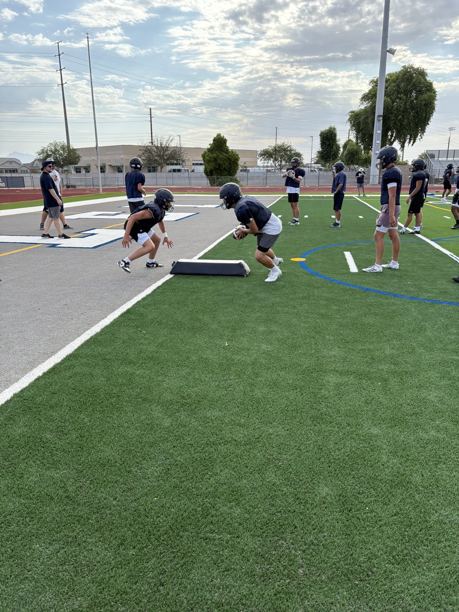 COYjuniorB's tweet image. 🌅 Saturday morning. No scoreboard pressure, no crowd noise—just work.
Championship habits aren’t built Mon–Fri… they’re forged in the extra reps when no one’s watching. 🏈💪
#GoKnights #ExtraMile #HARD #havingfunworkingharder