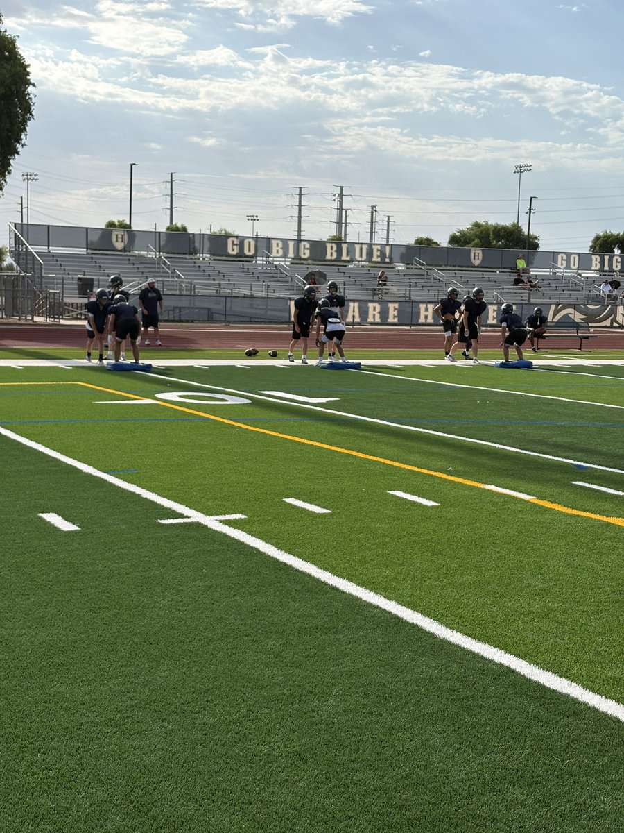 COYjuniorB's tweet image. 🌅 Saturday morning. No scoreboard pressure, no crowd noise—just work.
Championship habits aren’t built Mon–Fri… they’re forged in the extra reps when no one’s watching. 🏈💪
#GoKnights #ExtraMile #HARD #havingfunworkingharder