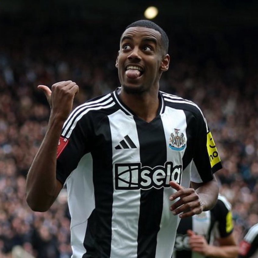 Fabrizio Romano (@fabrizioromano) on Twitter photo 🚨 Eddie Howe plays down reports on Newcastle telling Isak he has to stay: “No, that’s not something I'm aware of. I have no knowledge of that”.
“I want players who really want to play for this club”, says via <a href="/CraigHope_DM/">Craig Hope</a>. 🚨 Eddie Howe plays down reports on Newcastle telling Isak he has to stay: “No, that’s not something I'm aware of. I have no knowledge of that”.
“I want players who really want to play for this club”, says via <a href="/CraigHope_DM/">Craig Hope</a>.