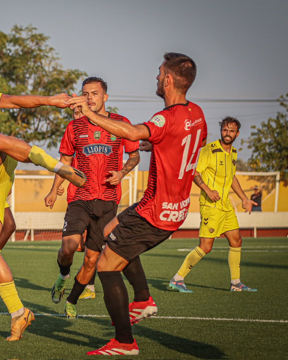 CFIntercity's tweet photo. ⏱️ 37' • 0️⃣-0️⃣

👊🏼🖤 Creando peligro https://t.co/SL2P5HJlmM