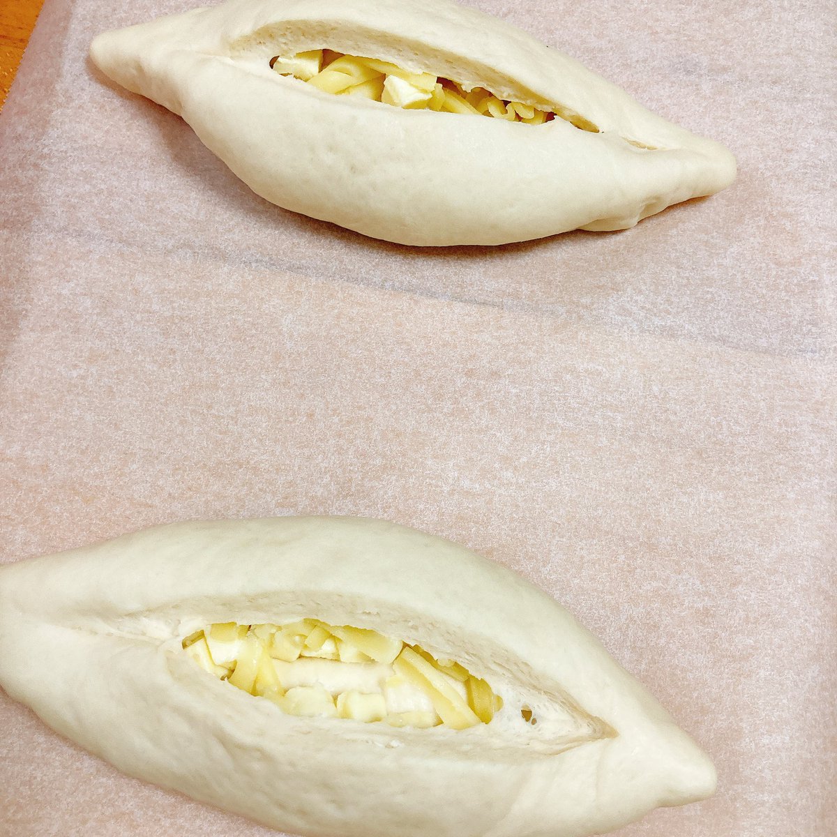 深夜のパン作りしてるよー！
もうすぐで完成✨️