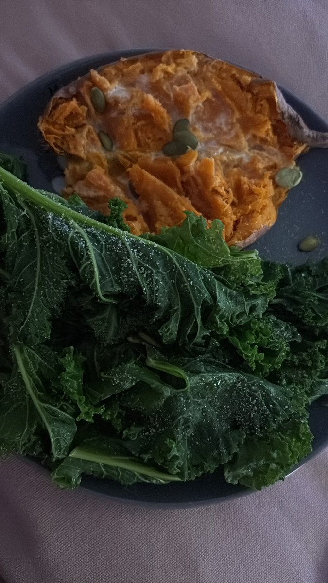 nastysugars's tweet photo. kale and a sweet potato with a splash of coconut milk https://t.co/OlyOes9Sph