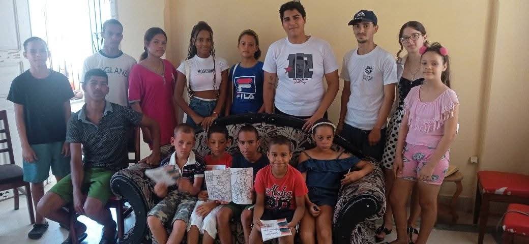 Siempre en combate! 🇨🇺
 Se abandera las G-13-M hoy con una actividad político cultural en la casa de niños sin amparo parental! Fue intercambio lleno de enseñanzas, risas y efectivas conversaciones!
Nos veremos pronto 🌵❤️
#DeRegresoALaBrigada
#feu-ult
#UltCUba