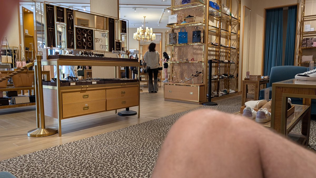 So Ms. SA birthday today, what would she like to do? Go shopping!

Thankfully, <a href="/Only9built/">Electric (Azure) Blue🔋💙</a> , punta are available in 10 minutes...