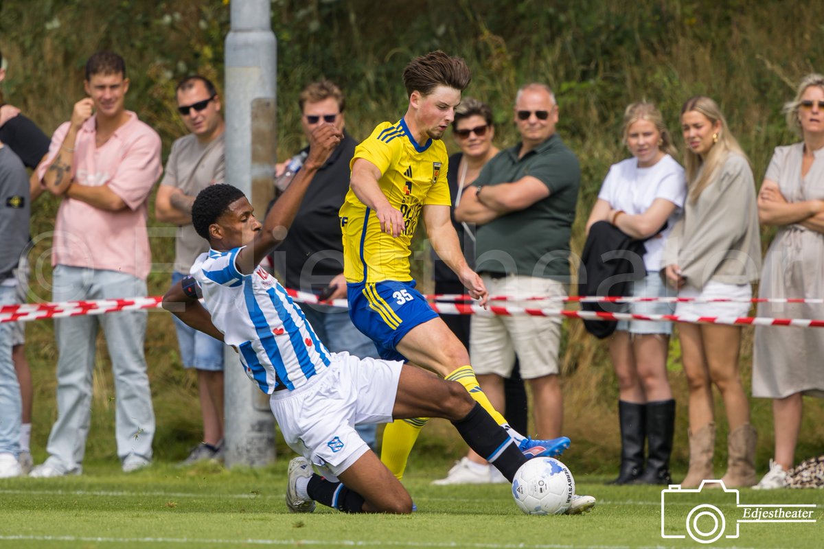 Edjestheater's tweet photo. Fotoverslag van de oefenwedstrijd tussen @scHeerenveen O21 en @SCCambuurLwd O21. Wedstrijd was 4 x 30 minuten, uitslag: 3-1.

https://t.co/Fa3WQjxEzy

#heerenveen #cambuur #heecam #kleinederby #sccambuur #scc #scheerenveen #Skoatterwâld @CambuurJeugd #cambuurjeugd https://t.co/y6YuNjaAn6