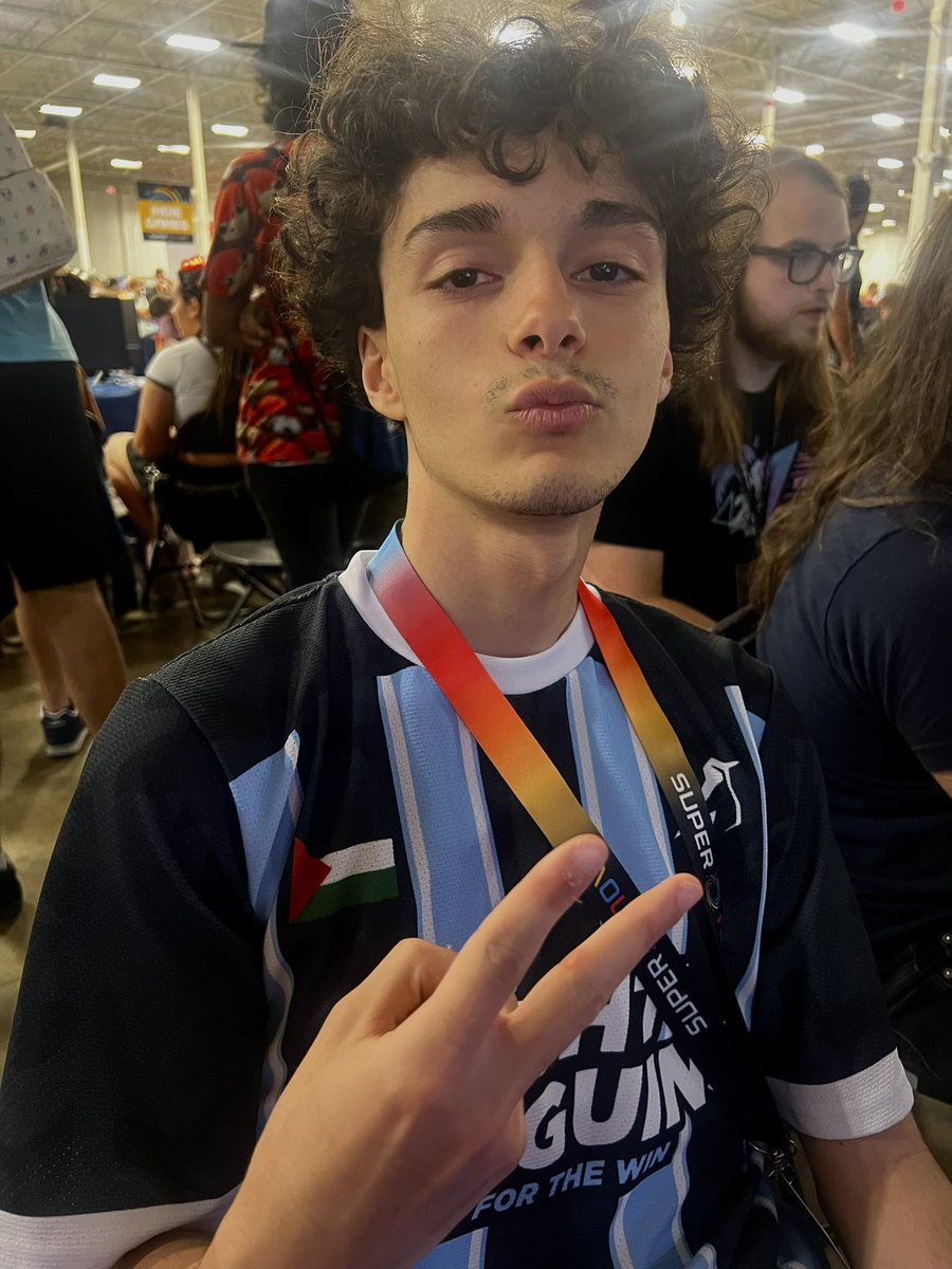 La phase 2 du 🇺🇸 Supernova commence pour <a href="/Yanosheeeesh/">NP | Yanos</a> !

Direction le top 128 ! #NPWIN 🐧