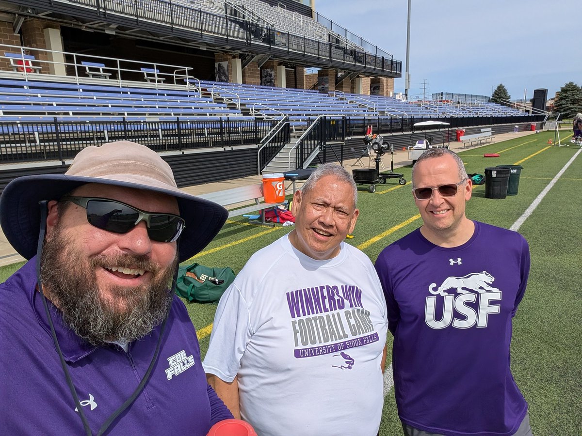 Chad Birger (@chadbirger) on Twitter photo Took in a little <a href="/USFCougarsFB/">USF Football</a> practice this morning. It was great to see Brady Crawford, Adam Mullen, and Ray Williams. Took in a little <a href="/USFCougarsFB/">USF Football</a> practice this morning. It was great to see Brady Crawford, Adam Mullen, and Ray Williams.