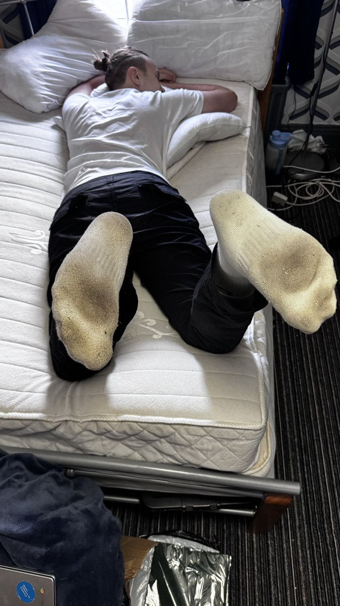 Size15DomNE's tweet image. Had these on for two weeks straight, how much longer should I keep going?