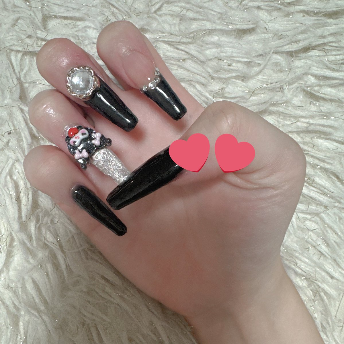 黒めずらし〜🎶
右手の薬指、消毒綿の黄色か爪に浸食してて色が抜けないから隠した