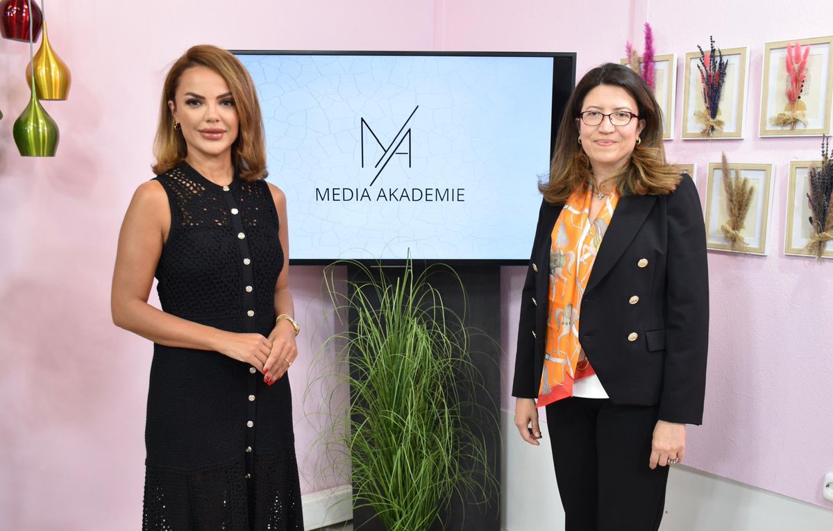 Sunucu ve TV Yapımcısı Gülşah Lange’yi sahibi olduğu Medya Akademi’de ziyaret ettik. Kendisine ve ekibine misafirperverlikleri için teşekkür ediyor, çalışmalarında başarılar diliyoruz.