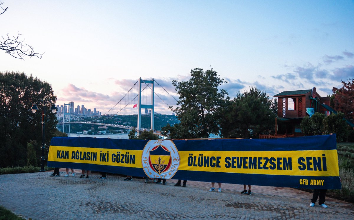 KAN AĞLASIN İKİ GÖZÜM
ÖLÜNCE SEVEMEZSEM SENİ

#GFBARMY