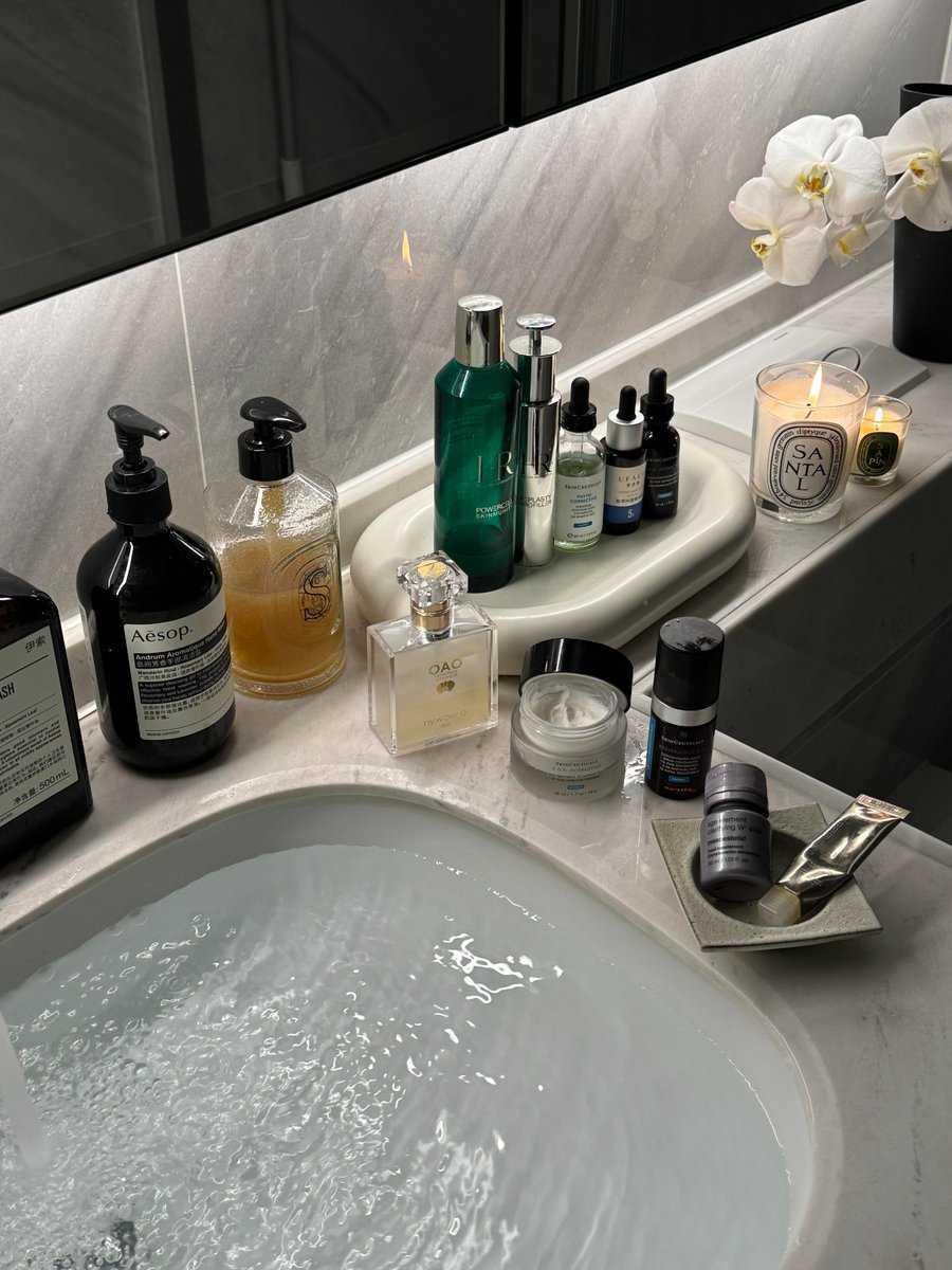 Self care in full swing 🛁✨ 
Skincare, candles and a little luxury because the best glow comes from feeling good inside and out 
#SelfCareRitual #SkincareGoals