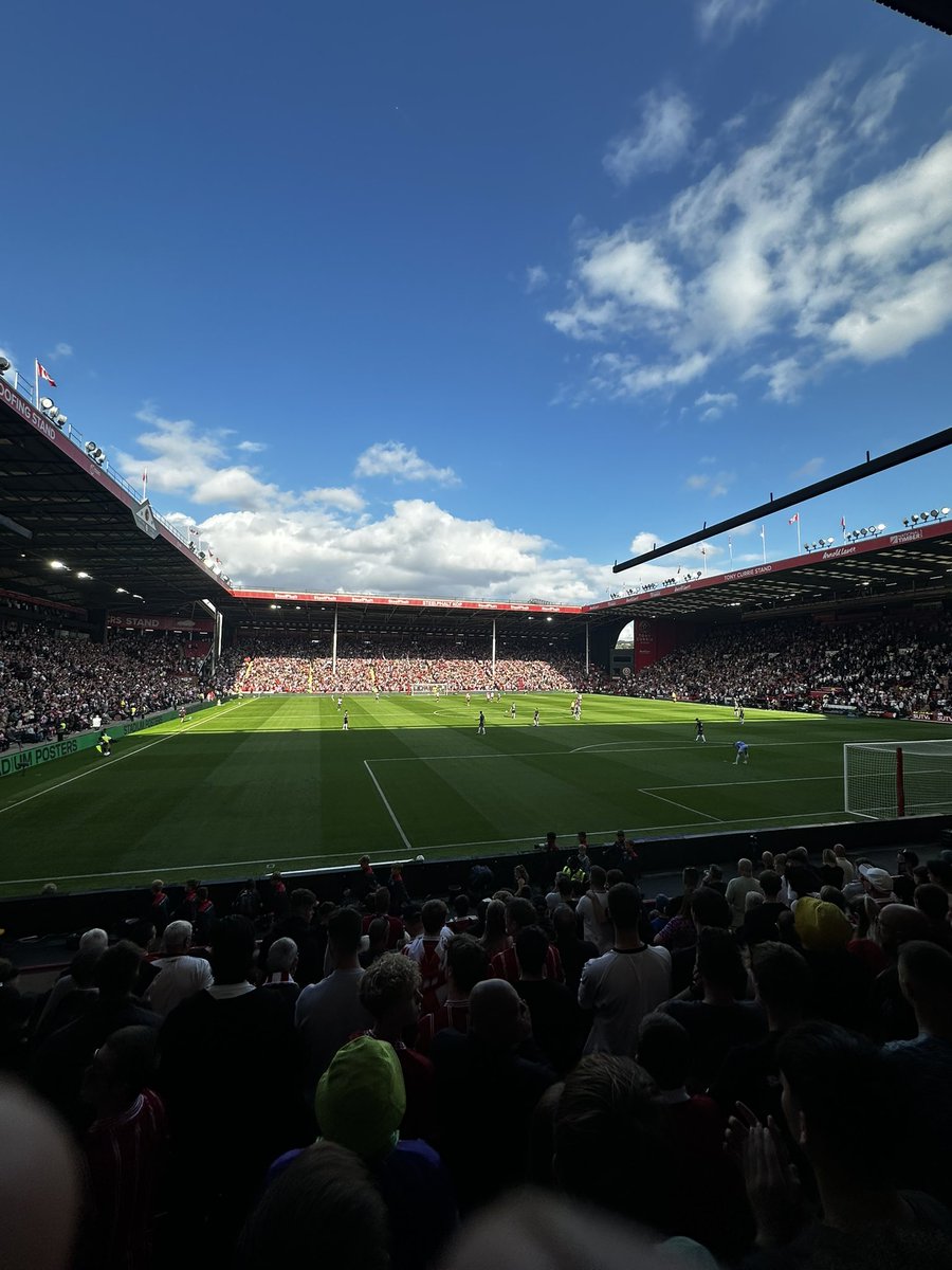 SamMitchard's tweet image. Struber ball fully underway 😮‍💨✅ 

City are back🔴⚪️