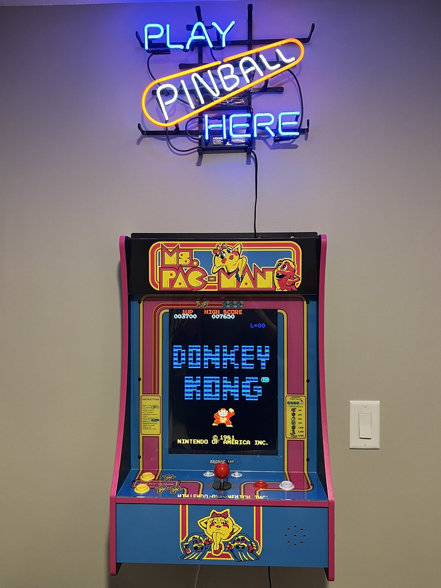 Modded the Arcade1Up Partycade to play some classics from my childhood. Anyone tell which Gameboy game my daughter is playing?
