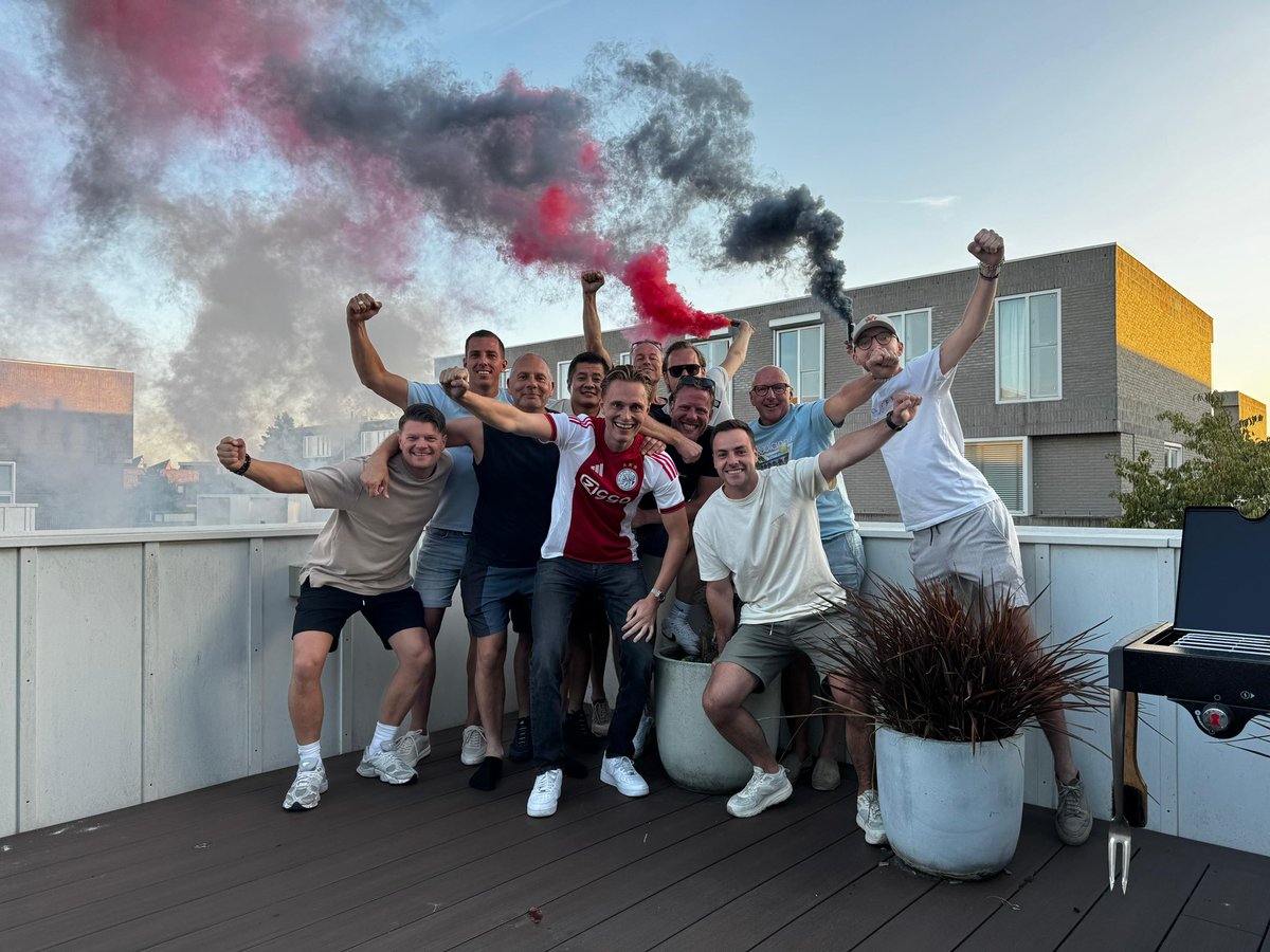 huntberg's tweet image. Pre season bbq ❌❌❌ #ajax #fside