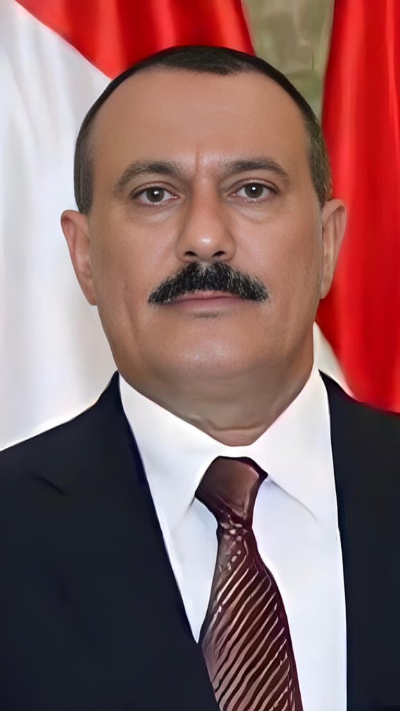 #اليمن
اللهم عوض اليمن واليمنيين رئيس 

بذكاء عفاش 
وشجاعة الزعيم 
وحنكة صالح 
واخلاص علي 
وحب علي عبدالله صالح