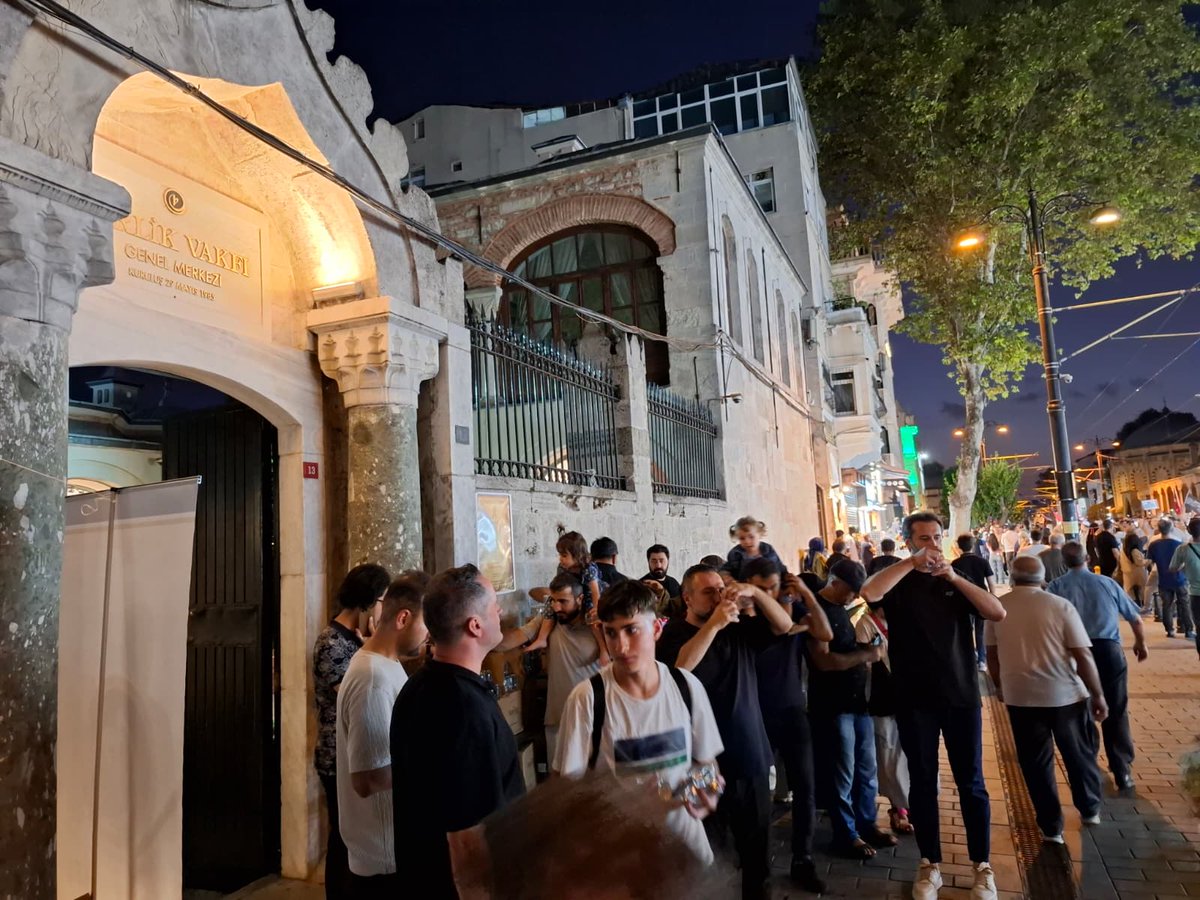 GencBirlik's tweet image. Gazze&apos;ye umut ışığı olmak için binler düştü yollara. 

Mevlâ birliğimizi bozmasın, dirliğimizi artırsın inşaallah 🤲 

Bizleri intikamına memur eyle Rabb!🤲

#GazzeyeUmutOl
#GazzeyeUmutIşığıOl