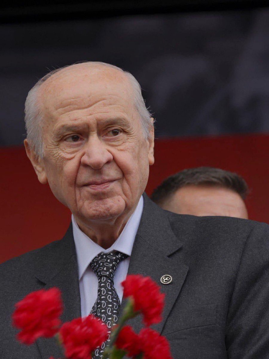 Hiç kimse haddini aşmasın,yediğimiz aşı da biliriz atacağımız taşıda…

Liderimiz: DEVLET BAHÇELİ