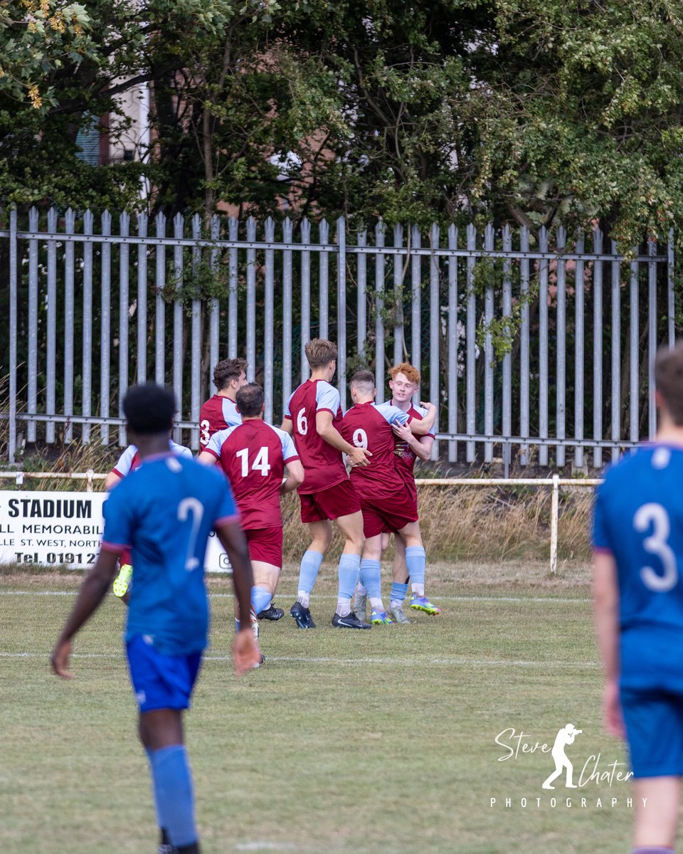 Steve_Chater's tweet image. Four frames from today’s @nfalliance1890 game between @PercyMainAFC and @NewcastleUniAFC A. 

It took a 91st minute goal to separate the teams.