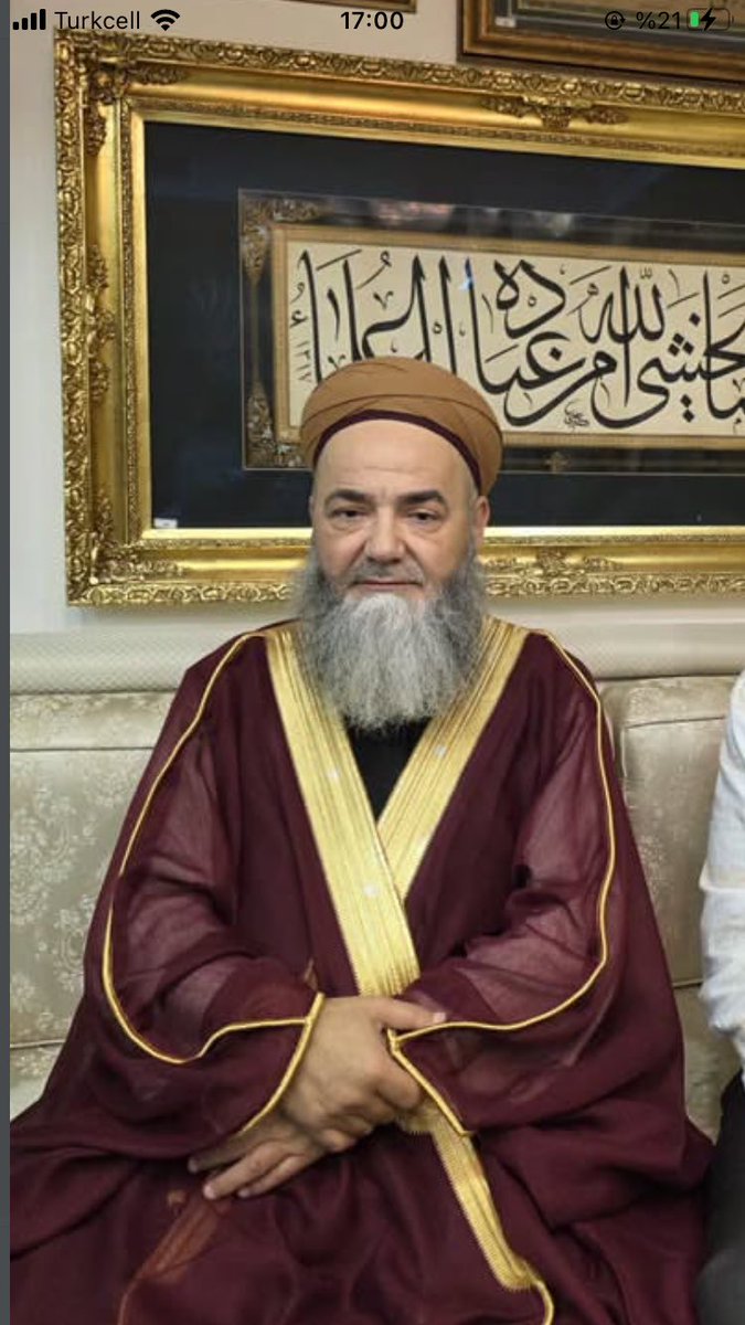 Namazda Allah’ın huzurunda durmak,
en büyük tedavidir…

Cübbeli Ahmed Hoca Efendi