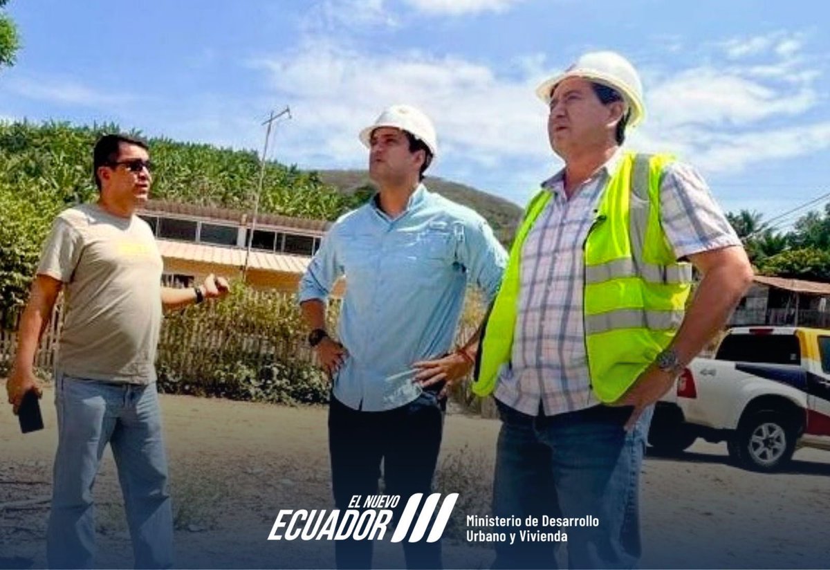 📍#Manabí | El ministro (e) <a href="/Ivan_Giler_I/">Ivan Giler Intriago</a> desde el cantón Rocafuerte realizó un recorrido para constatar el avance en la construcción de 29 viviendas en terreno propio, destinadas a familias de los cantones Pichincha, Bolívar, Junín y Rocafuerte. 🏠