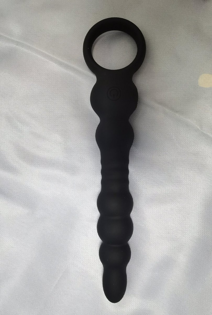 ruolanjiang's tweet photo. P1：注射器用来给肛门注入润滑液
P2：也是出门戴的，但是没上面那个难戴，相应的也没那么爽
P3：让我又爱又恨的炮机，每次都被插的嗷嗷叫求饶
P4：主人用来惩罚狗狗的伸缩震动款拉珠肛塞，每次都被插的哭爹喊娘求饶，感觉伸缩的时候肚子都被捅穿了，至今还没全插进来过，不敢想如果全插进来我会怎么样 https://t.co/tBvuiYWXaI